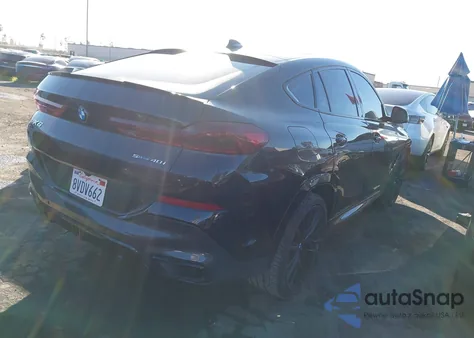 2021 BMW X6 Sdrive40I z USA, uszkodzony, nr VIN 5UXCY4C02M9F96479